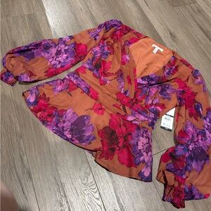 Womens Sofia Jeans Floral Blouse Size XS (0-2)